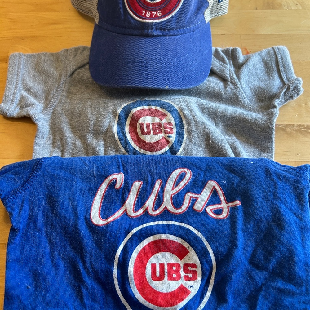Chicago Cubs Toddler Bundle 12m Onesie and Adjustable Ballcap